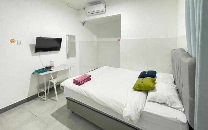 Urbanview Syariah Sasarengan Inn near RSUD Waled Cirebon