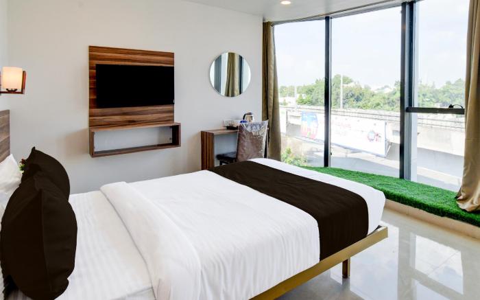 Super Hotel SRH luxury Rooms Near Rail Nilayam, NCL.