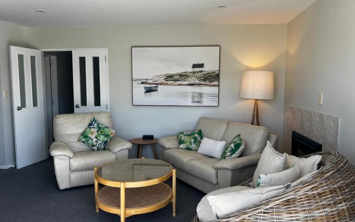 Waiake Beach Apartments