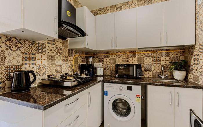 Alaya Stays 1 BHK with  Pool - Veera Marina