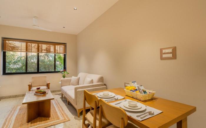 ELIVAAS 1 BHK with Rooftop Pool - Kamerios Verano