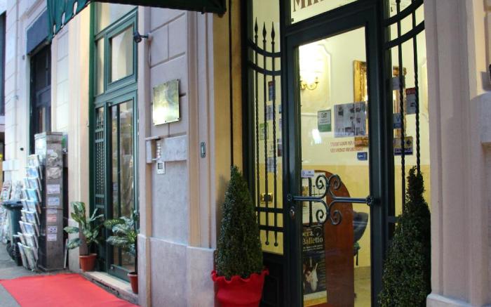 HOTEL MIRAGE