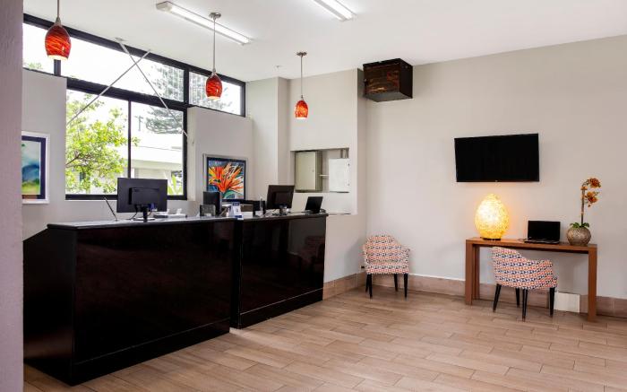Irazu Hotel & Studios