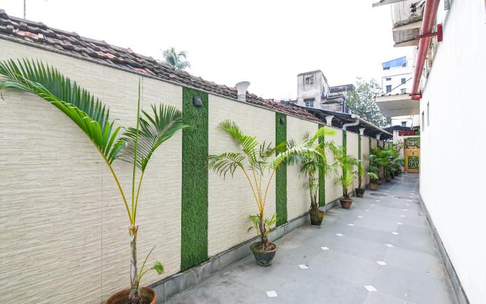 Manner Residency Opposite Technopolis