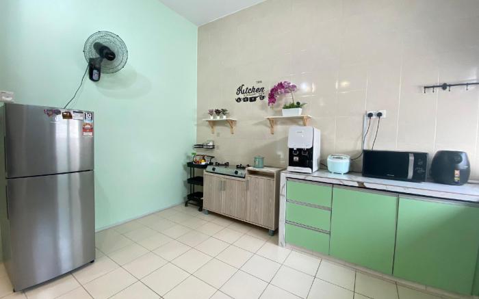 Deandra Homestay | WiFi | Aircond | Dryer |
