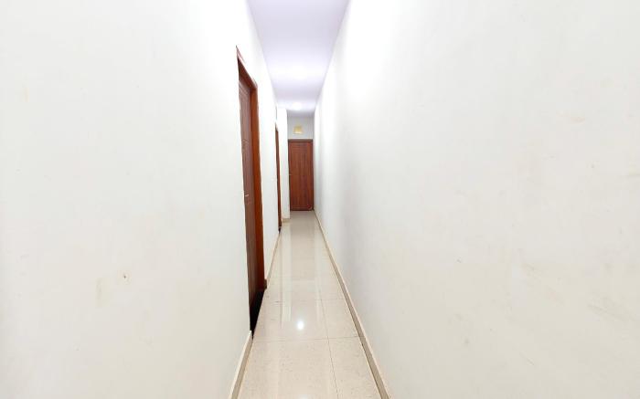Hotel Kashi Grand Inn ! Varanasi - Best location Near Shree Kashi Viswanath Temple and Ganga Arti Da