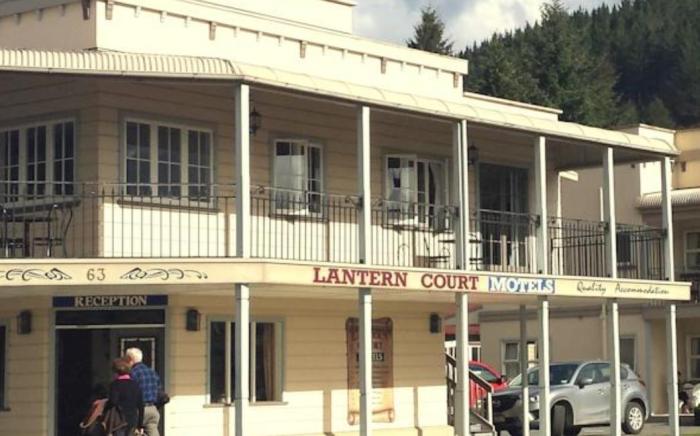 Lantern Court Motel