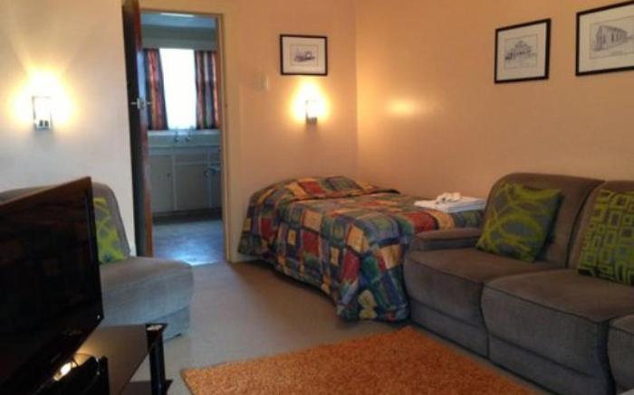 Lantern Court Motel