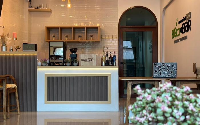 Bed & Bar Hostel Surat
