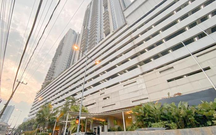 Restful 2BR at The Via and The Vue Apt By Travelio