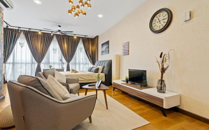 NaiBnB in Regalia Residence