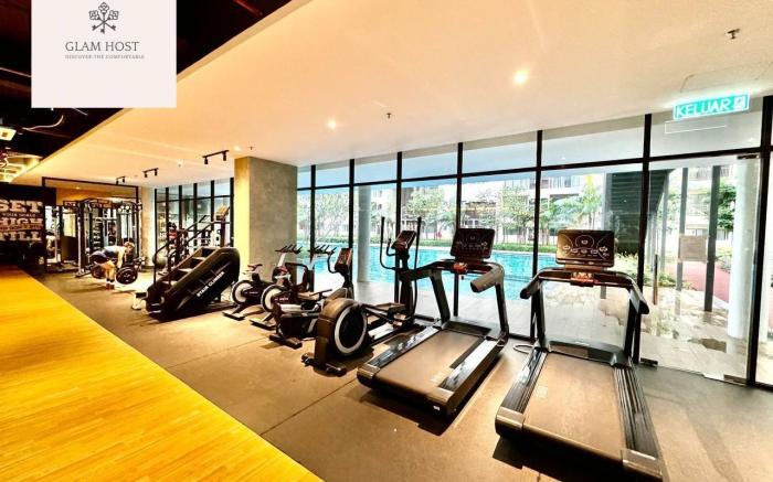 Studio Youth City Pool View Near Airport Usim Aeon