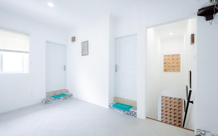 RedDoorz Plus @ Jalan Gatot Subroto Jakarta