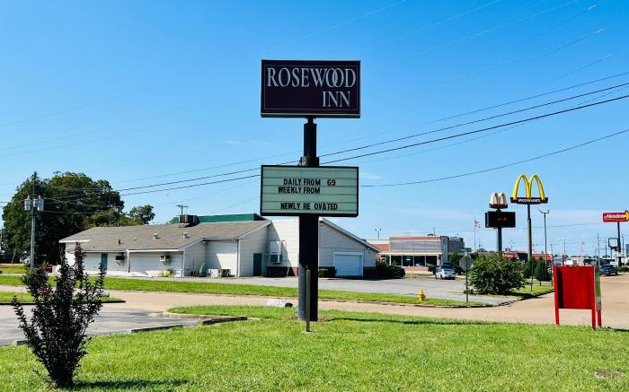 Rosewood Inn By OYO Union City I-69
