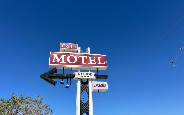 Carl's Motel