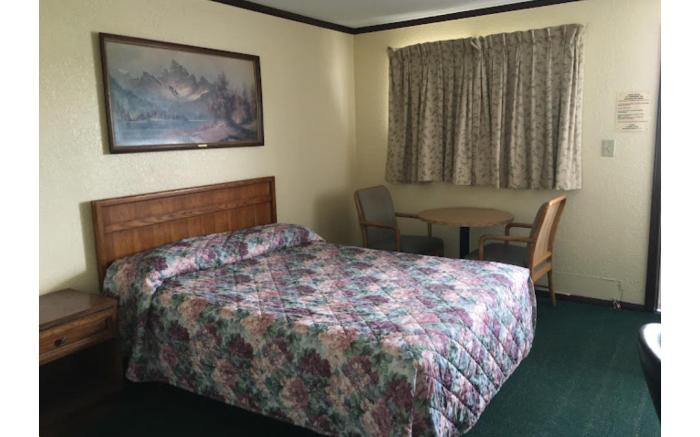 Capri Motel By OYO Elwood, Wathena