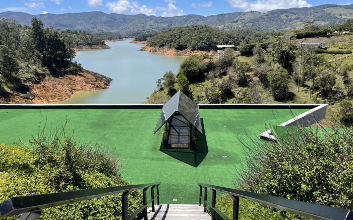 The ELeMYNT Suites Boutique