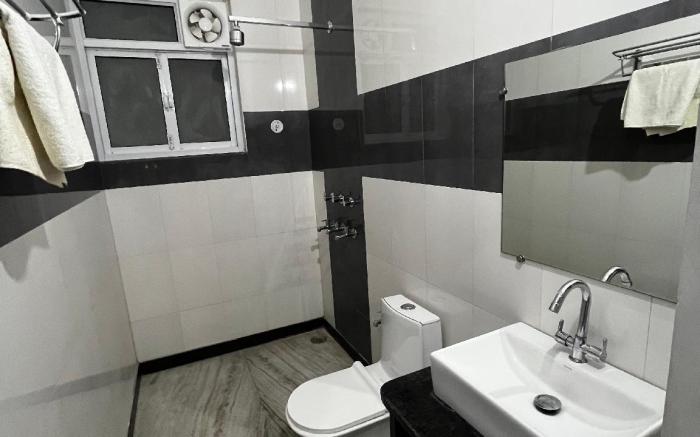 Metro Connected, Couple Friendly, Gr. Single Room 