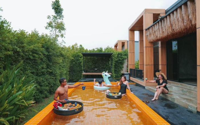The Pool Villa Resort & Cafe Bangsaen