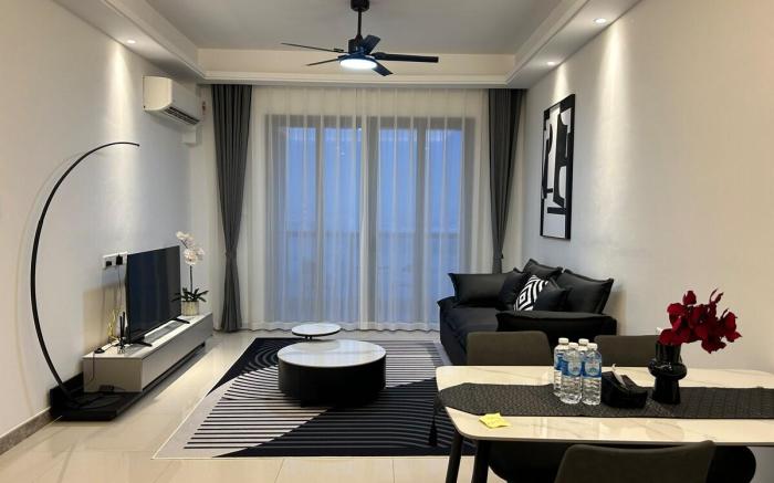 R&F 2R2B Seaview By Wan Li Homestay