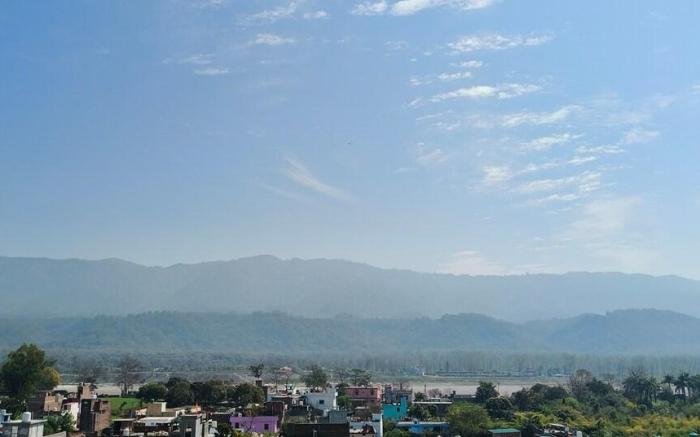 The Crown: A Pinnacle of Luxury