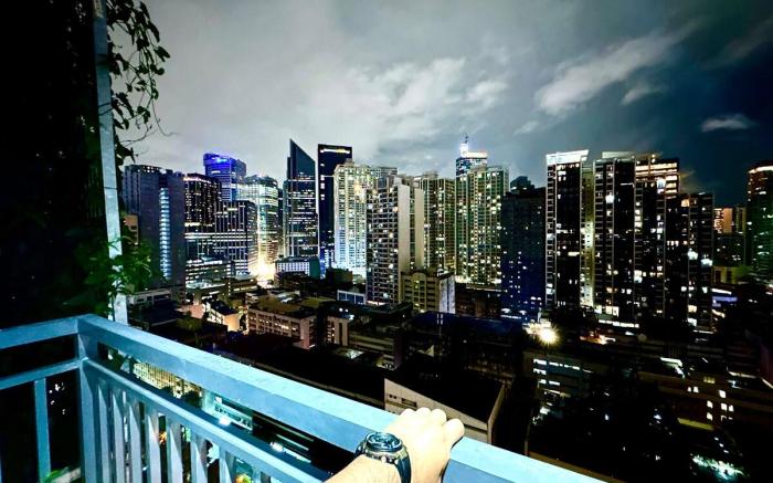 Vibrant Makati Condo w/ Balcony, Pool & Gym *22