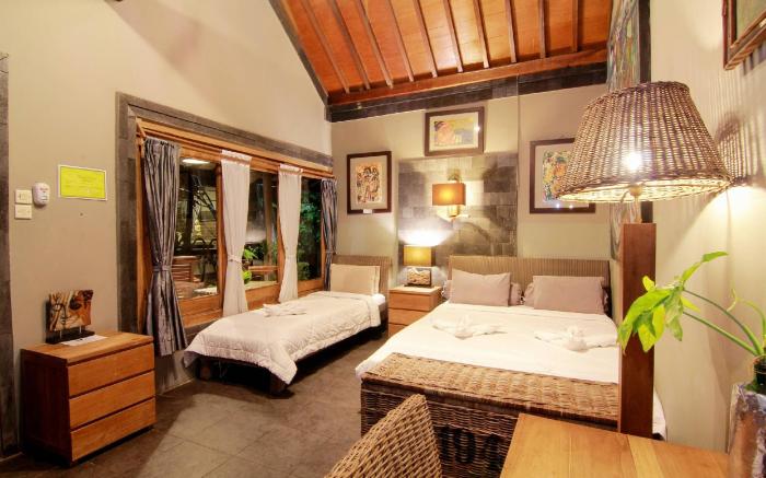 Astuti Gallery Homestay