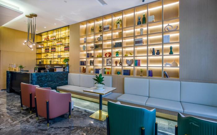 Yiwu Baide Theme Hotel