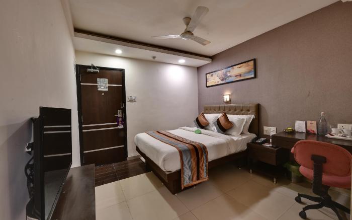 Click Hotel Yuvraj