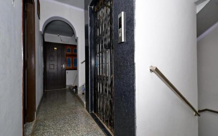 Goroomgo Temple City guest house Varanasi 750 meters from Ganga Assi Ghat