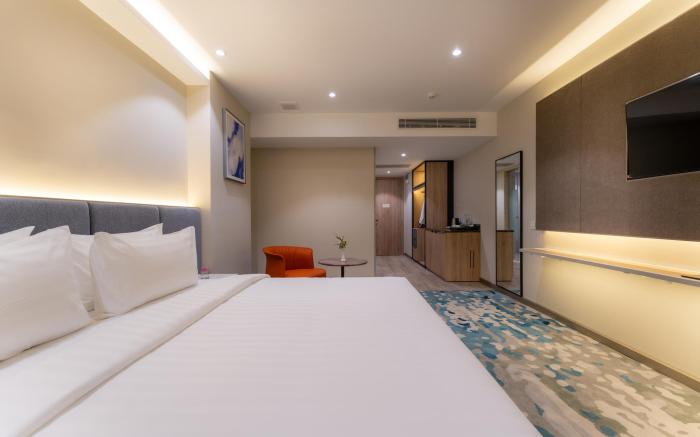 The Skye Phnom Penh Hotel &amp; Apartments
