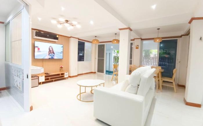 Jomtien Beach Pool Villa - Villa by the Sea, Jomtien Beach