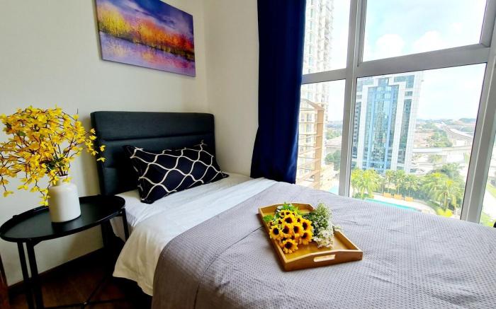 12 Guest 4 Rooms USJ Summit Damen Segi Taipan