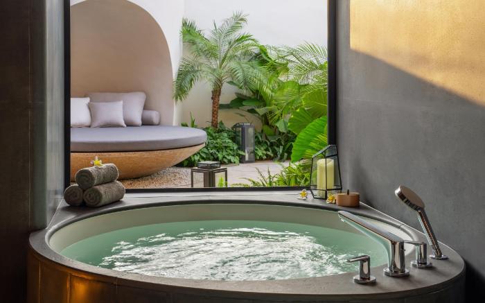 Kimpton Aqeos Hainan By IHG