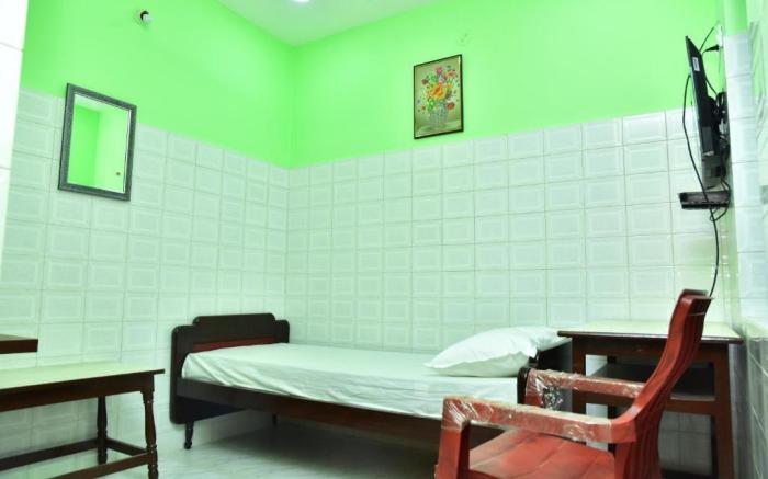 Sri Tirumalaa Hotel