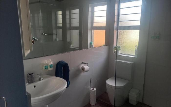 25 ON Main Struisbaai