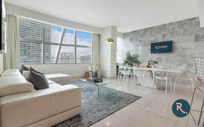 Roami at Brickell Arch | Pool | 3 Bedroom