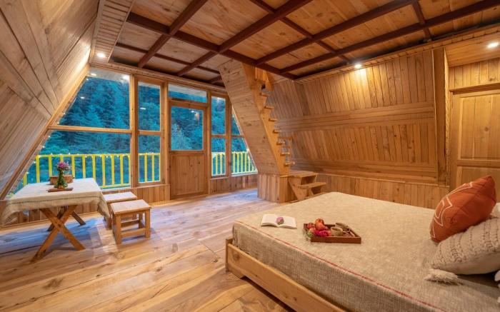 Bastiat Stays| Lovely Riverside AFrame| Steep Trek