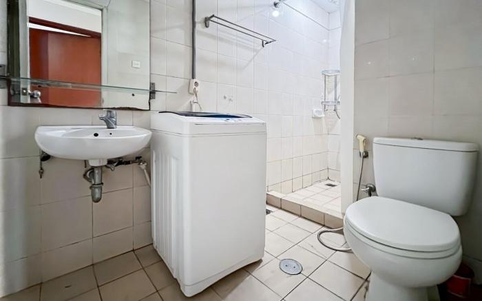 Cozy 2BR Sudirman Apt w/ Pool, Wi-Fi,  & Netflix