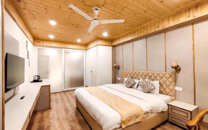 Hotel Prashant Mall road Shimla
