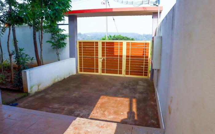 Lakeside Home Stay Villa