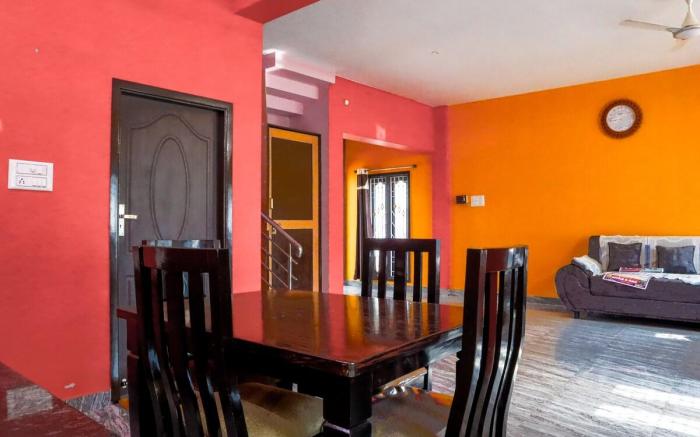 Lakeside Home Stay Villa
