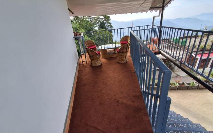 The Black Conch, Homestay 
