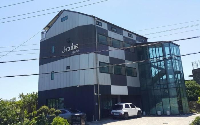 J cube home stay n pension