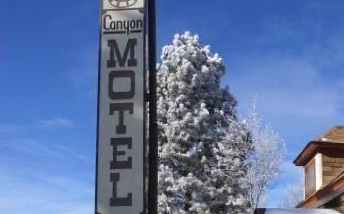 Canyon Motel near Rocky Mountain National Park