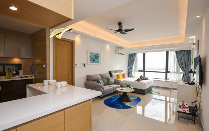 Ultimate Seaview! R&F Luxury Studio with Arcade Game!