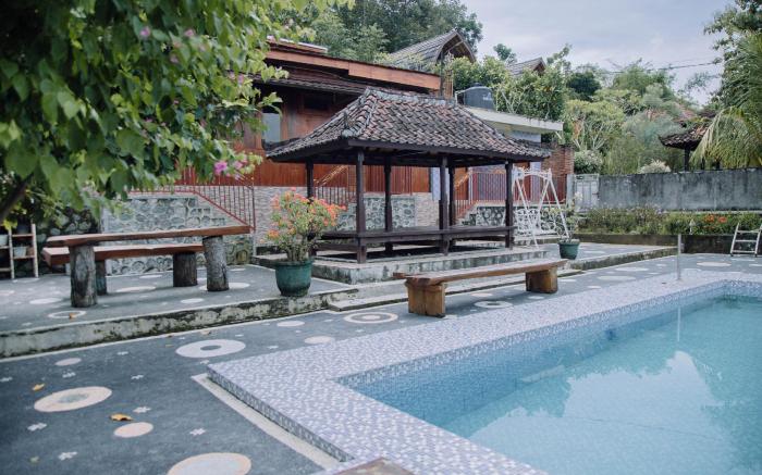 RedDoorz @ Villa Bukit Senyum Lombok