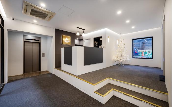 HOTEL AROZO