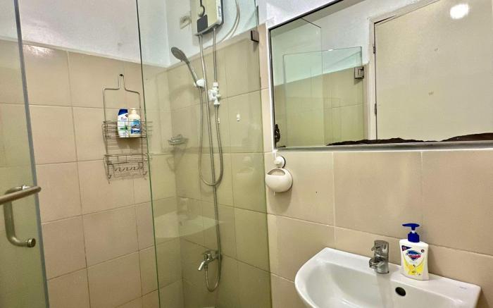 Spacious 1-Bedroom Condo-Ortigas Ave with Queenbed