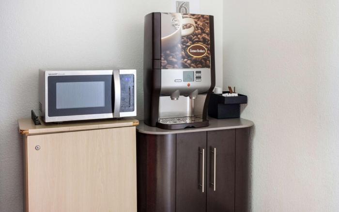 Studio 6  Mojave, CA - Airport